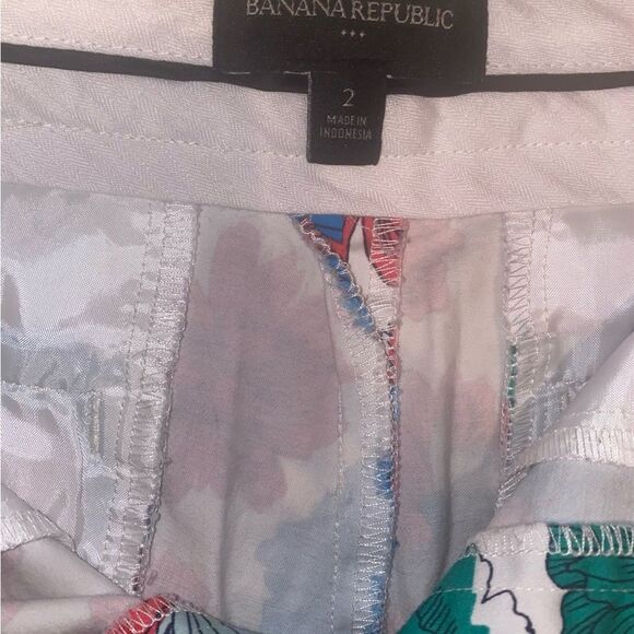 Banana Republic Women's Multi-color Floral Shorts Size 2. Waist is 15” - Picture 3 of 6